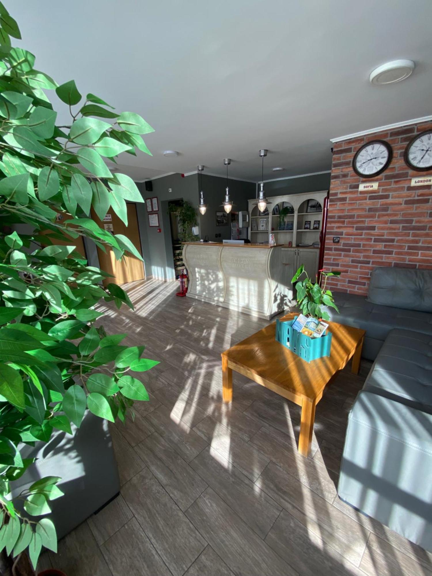 City Hotel Veliko Tarnovo Exterior photo